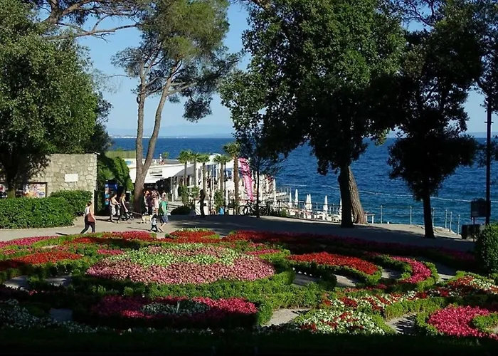 Studio Apartment Ines, Cozy, Stunning View, Parking, Pet Friendly