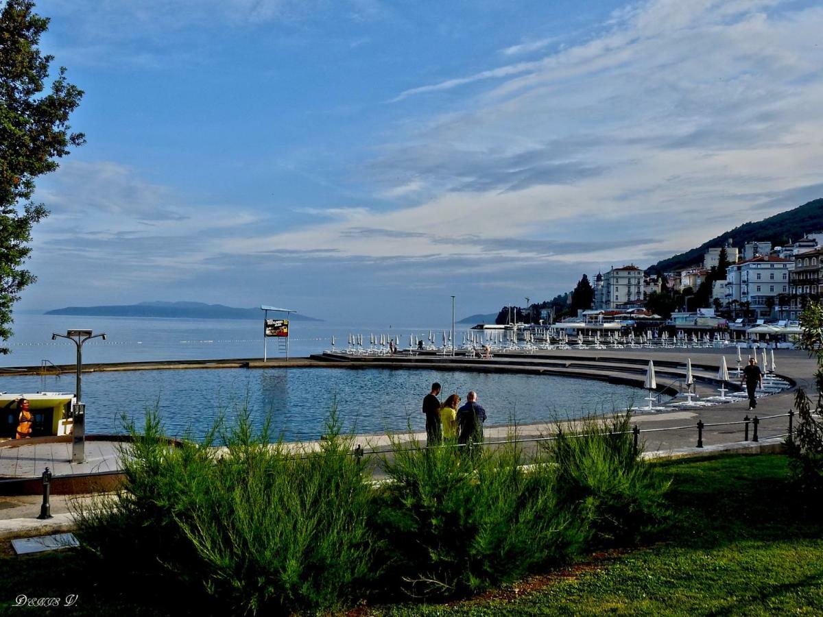 Ines, Cozy, Stunning View, Parking, Pet Friendly * Opatija